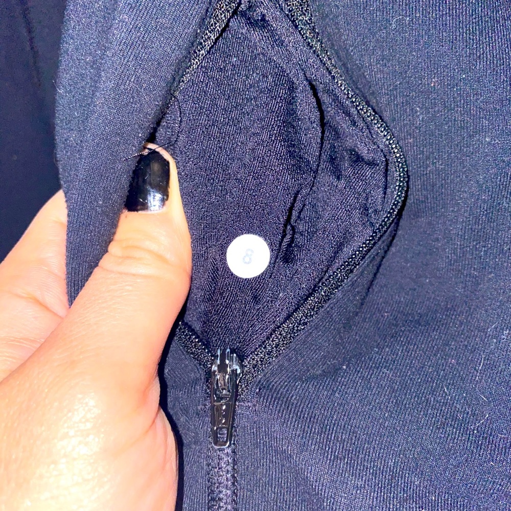 Lululemon Top. - Picture 3 of 3